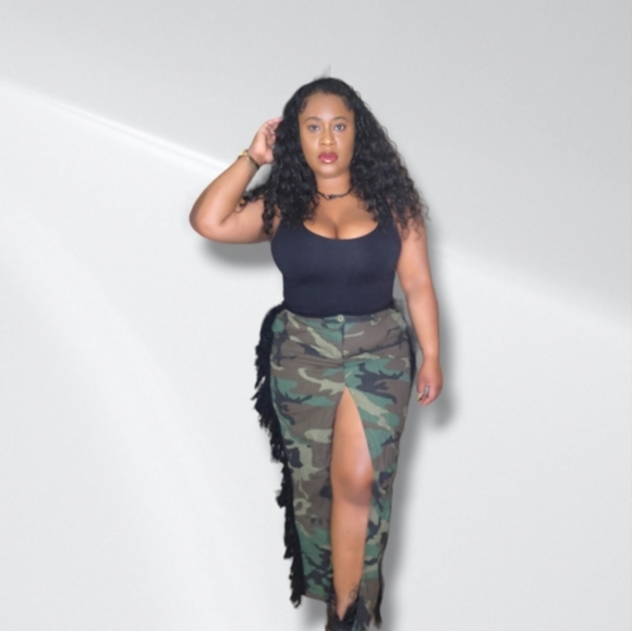 Army Fatigue Skirt with Split - Picture 5 of 7